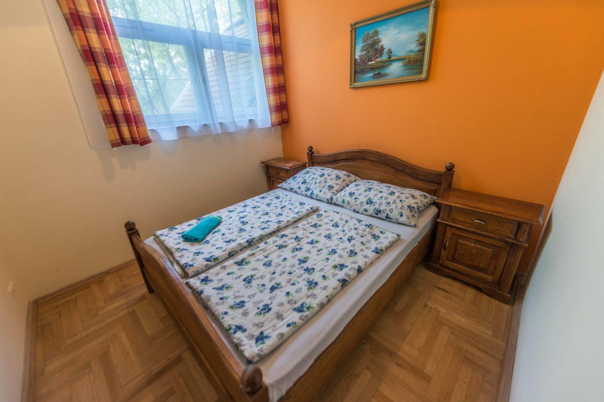 Apartment House Pater Siofok Exterior photo